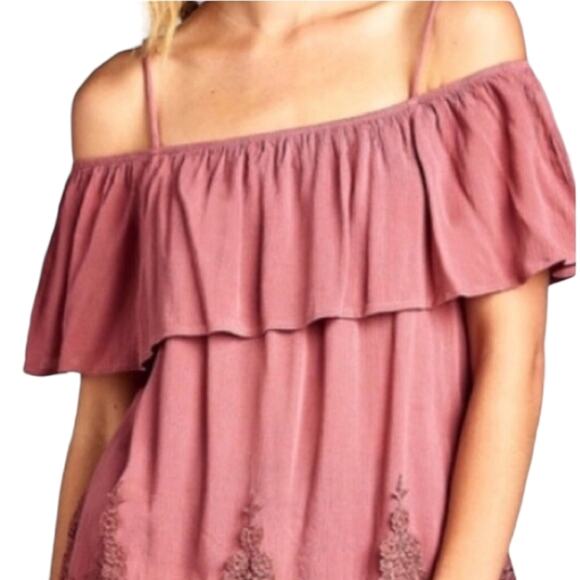 Boutique Tops - Boutique New boho off shoulder flounce gauzy flowy top crochet lace hem size M